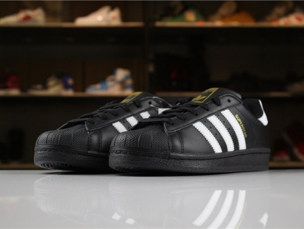 Adidas 三叶草 贝壳头板鞋 (36)
