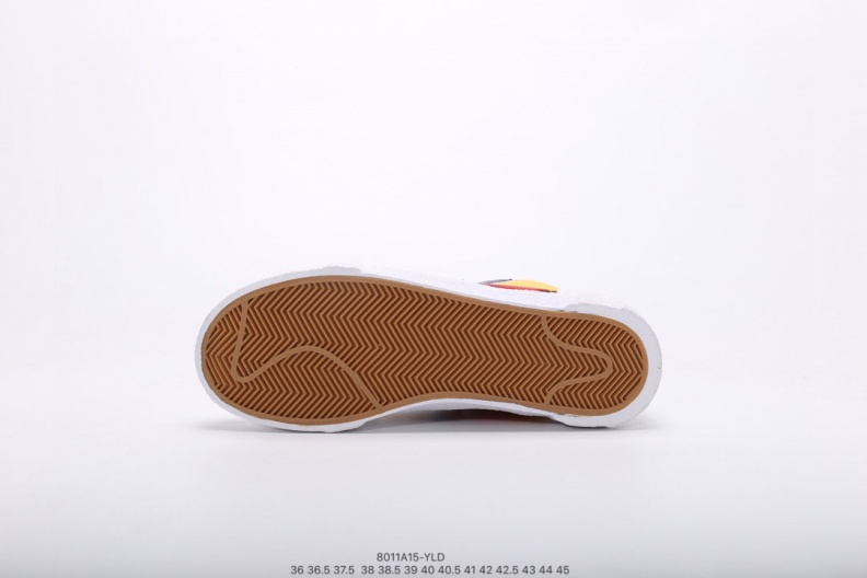 开拓者 日式解构美学SACAI联名 x Nike Blazer重叠  (9).jpg