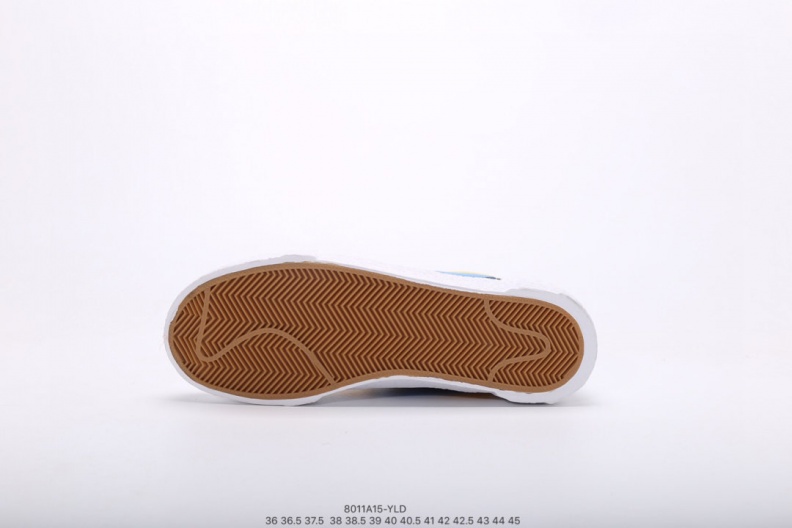 开拓者 日式解构美学SACAI联名 x Nike Blazer重叠  (22).jpg
