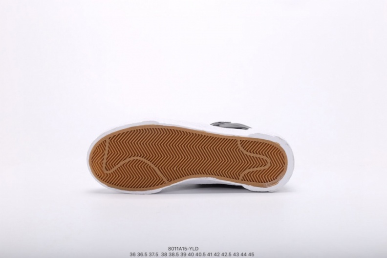 开拓者 日式解构美学SACAI联名 x Nike Blazer重叠  (53).jpg