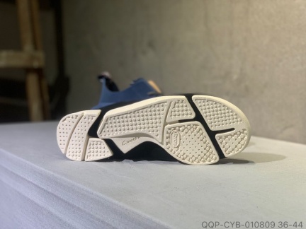 Clarks ORIGINALS 其乐创新设计 第一代 “三瓣鞋”  (13)