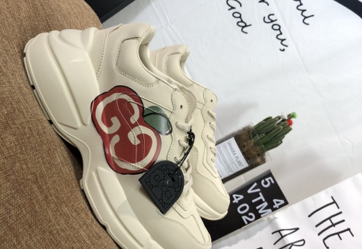  Gucci Rhyton Vintage Trainer Sneaker  (21)